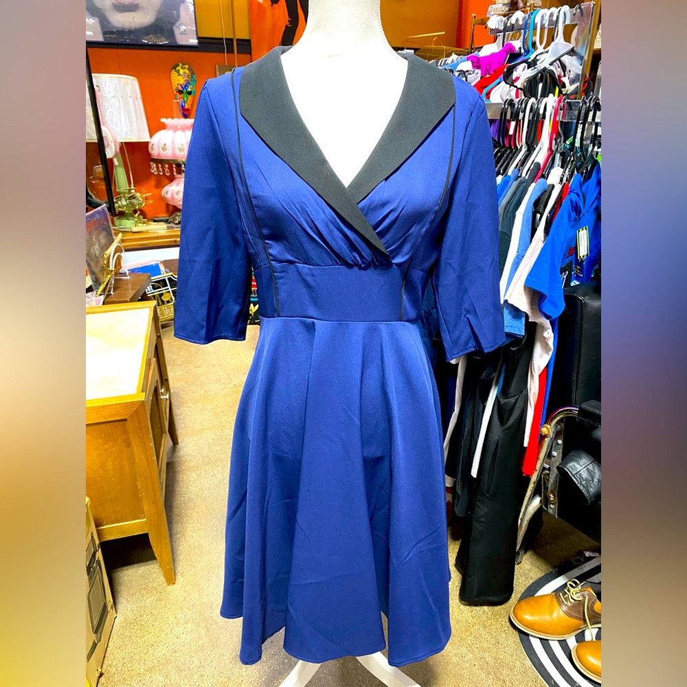 Vintage 1990’s zip up retro styled collared house dress